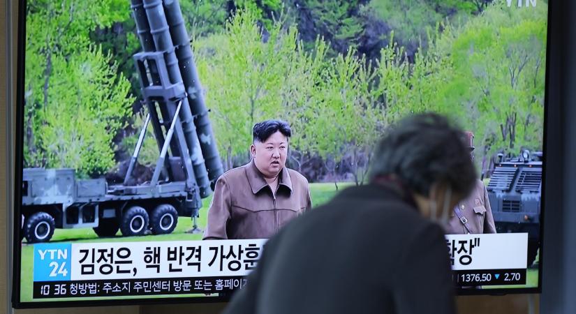 Észak-Korea nukleáris ellentámadást szimuláló taktikai hadgyakorlatot tartott