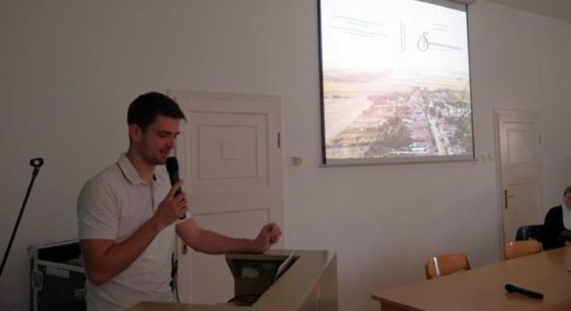 A helytörténet fiatalokat is vonz - Közgyűlés könyvbemutatókkal Veszprémben