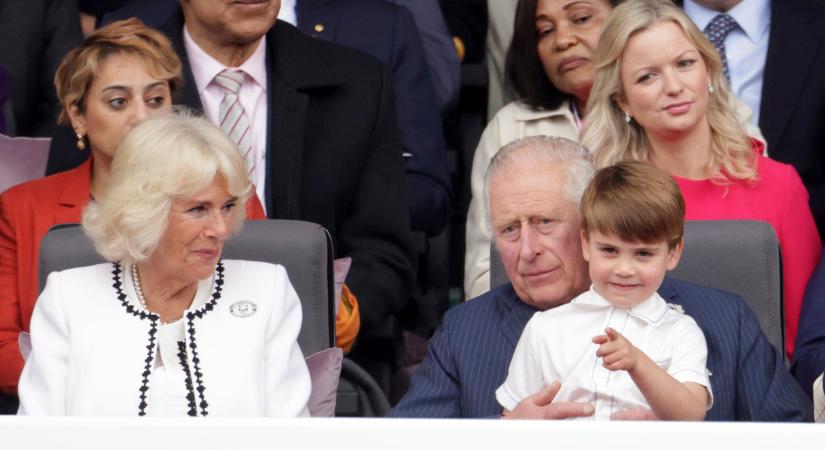Kamilla királyné imádja a ma hatéves Lajost, akit saját unokájaként emleget