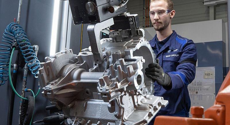 Kibővíti e-autó-komponenseinek gyártását a BMW