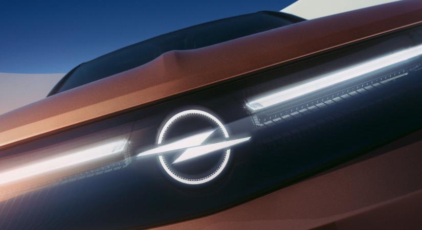 Százezer fénypötty és egy villám világít az új Opelben