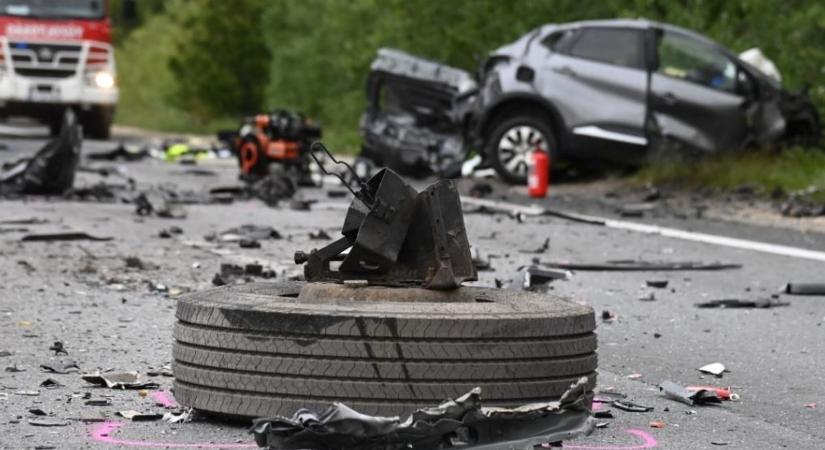 Brutális baleset történt az M2-es autóúton Vácnál