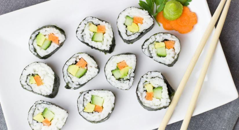 Ketten meghaltak, ötvenen súlyosan megbetegedtek: Rosszul elkészített sushi okozta a tragédiát