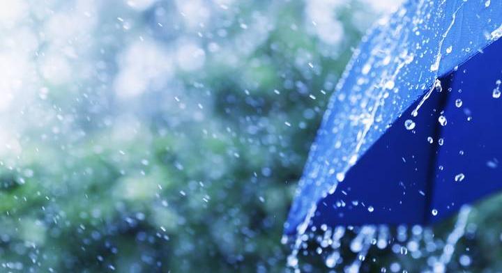 Özönvízszerű esőzést hozhat magával a közelgő ciklon: ne hagyd otthon az esernyőd!