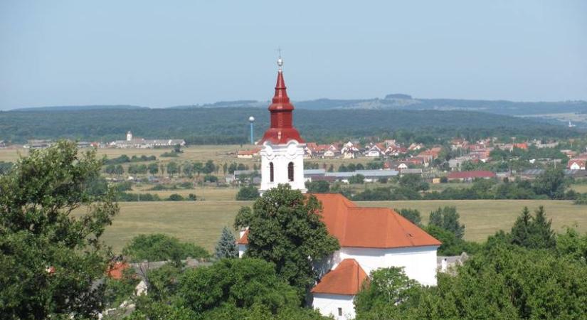 8 pici magyar falu, amely mesébe illő tájon bújik meg: akár túrázhattok is a környékükön