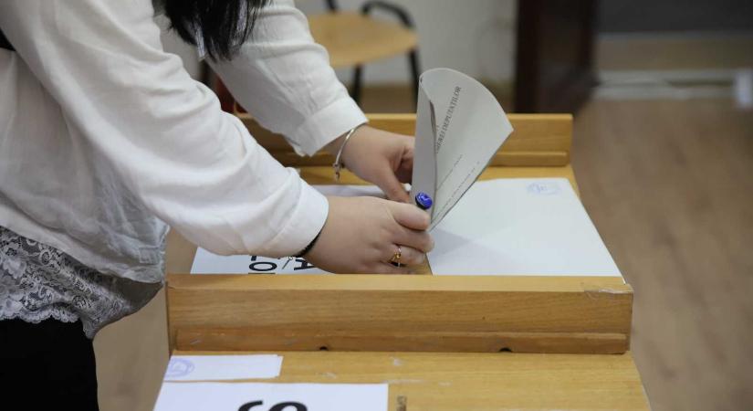 Felmérés: a PSD nyerné az önkormányzati választásokat, csökken az AUR támogatottsága