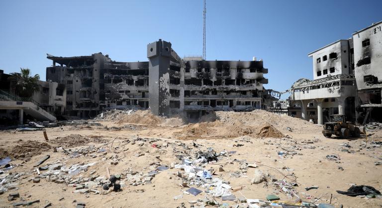 Megdöbbentették az ENSZ-főbiztost a gázai kórházaknál talált tömegsírok