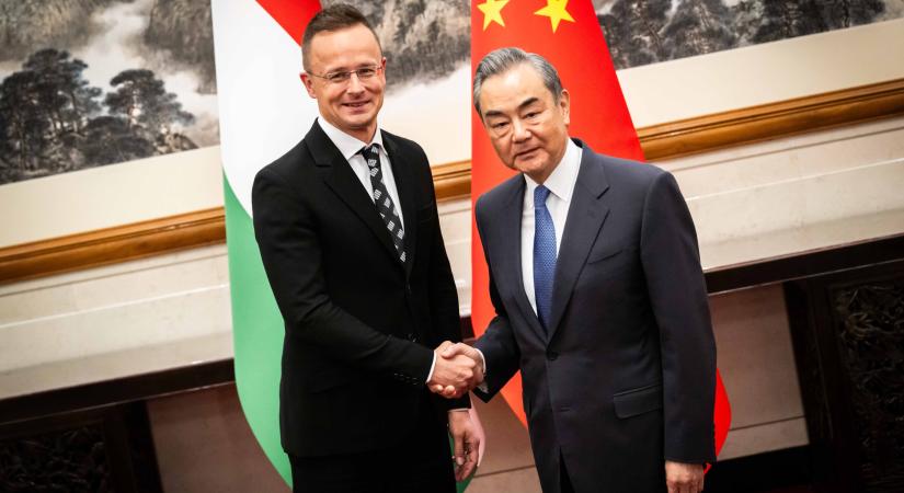 Ömleni fog a kínai pénz Magyarországra, vasút és kőolajvezeték is épülhet belőle