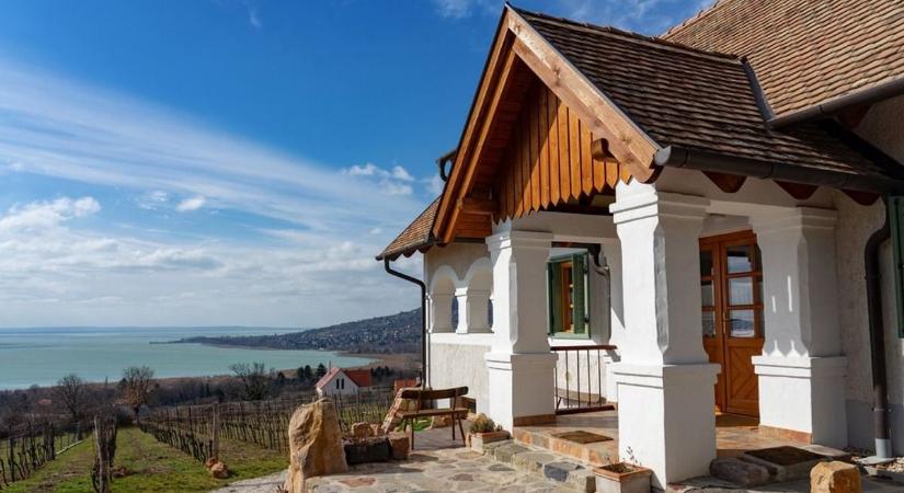 Balaton: öntik a piacra az északi parti ingatlanokat, egyre nagyobb a különbség az árakban