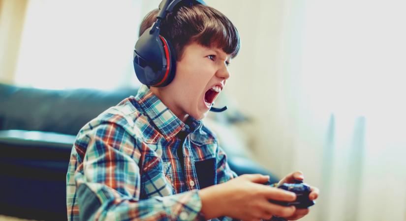 Így tegyük biztonságossá a gyerekek online játékait