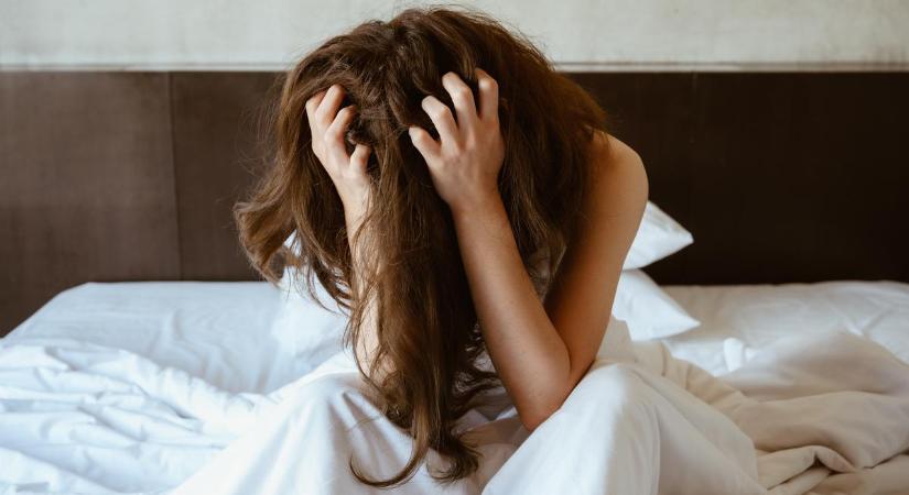 Idegesítő fejfájással ébredsz? Ez a magyarázat