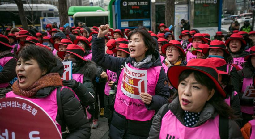 Inkább kihalnak, mint hogy férjhez kelljen menniük – A koreai 4B-mozgalom