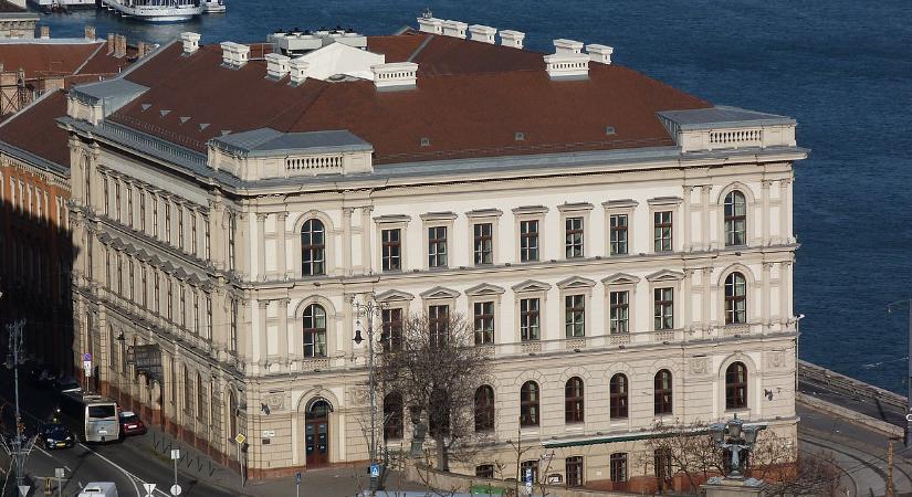 Elhagyta Budapestet a kémbankként elhíresült Nemzetközi Befektetési Bank