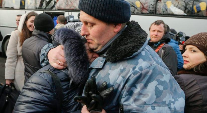 Lázadnak az ukrán menekültek Varsóban: a baloldali kormány hazatoloncolná őket