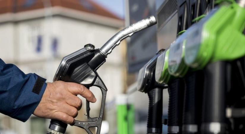 A kormány felszólítása az üzemanyag-kereskedőkhöz