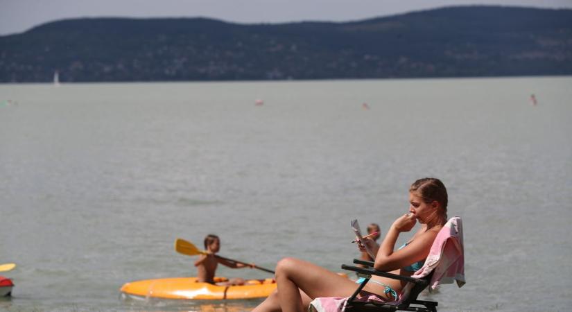 Drágult nyárra a foglalás: lecsapnak a családok a medencés Balaton-parti apartmanokra
