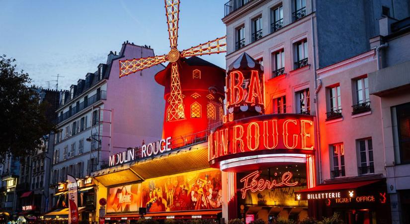 Drámai baleset a világhírű Moulin Rouge-ban: felismerhetetlen lett az ikonikus épület