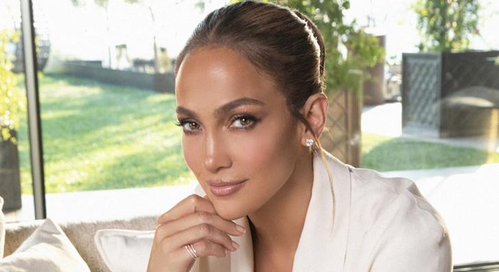 Jennifer Lopez agyonphotoshopolva népszerűsíti bőrápolási márkáját