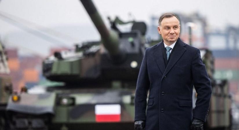 A lengyel elnök növelné a katonai kiadásokat a NATO-n belül