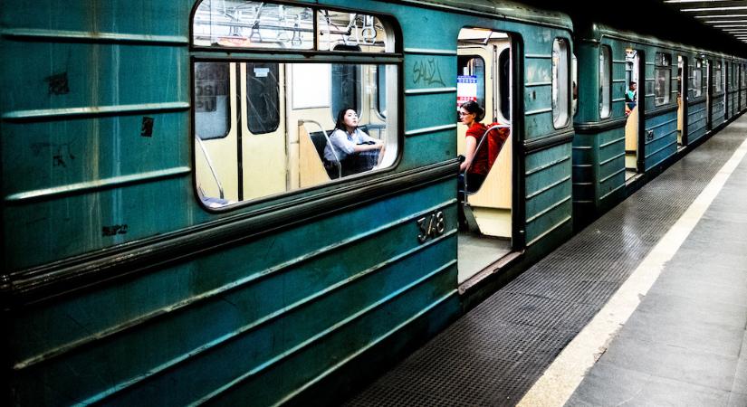 Leállították a metrókat Budapesten, súlyos baleset történt