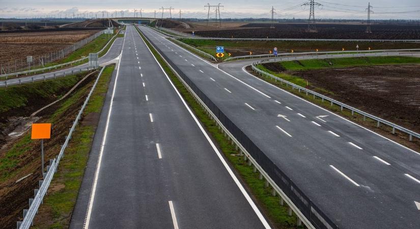 Hetek kérdése, és újabb magyar autópálya éri el az országhatárt  videó