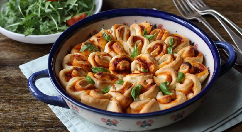 Az olaszoktól lestük ezt a receptet: pizza is, meg nem is