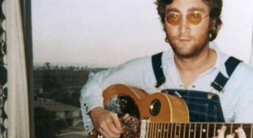Kalapács alá kerül John Lennon gitárja