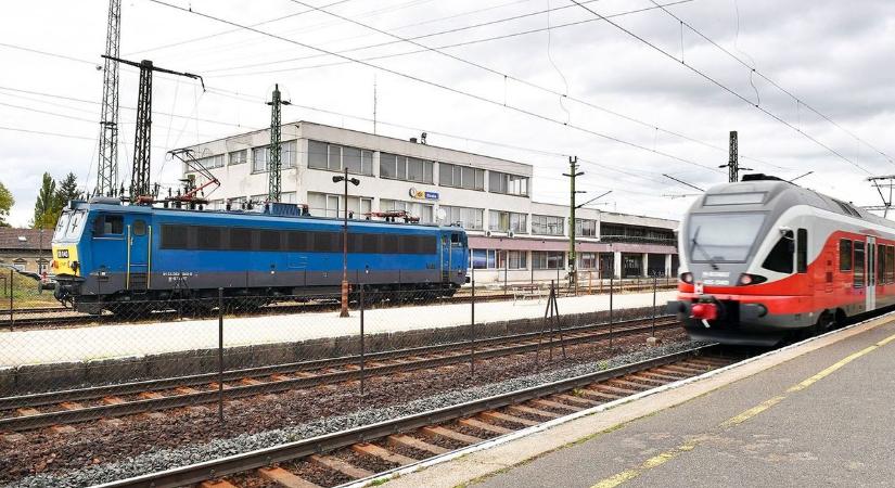 Figyelem: Folytatódik a győri vasútvonal felújítása, változik a MÁV menetrendje