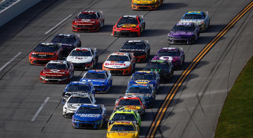NASCAR: Az unalom elkerülése miatt akár 4 szakaszra is bonthatják a superspeedway-futamokat