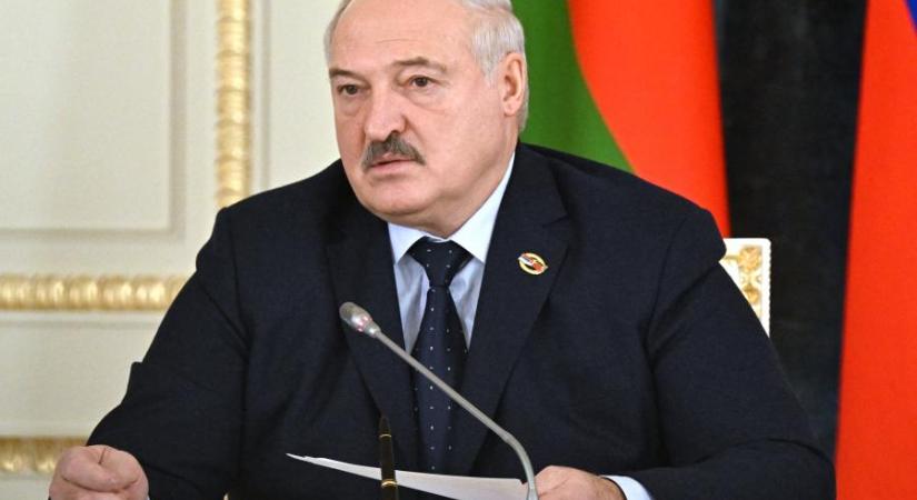 Belső és külső fenyegetésekkel indokolta Alekszandr Lukasenko, hogy orosz nukleáris fegyvereket telepítenek Belaruszba