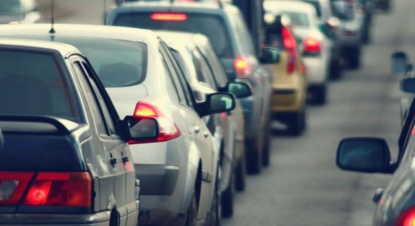 Az európaiak többsége ragaszkodik a környezetszennyező autójához