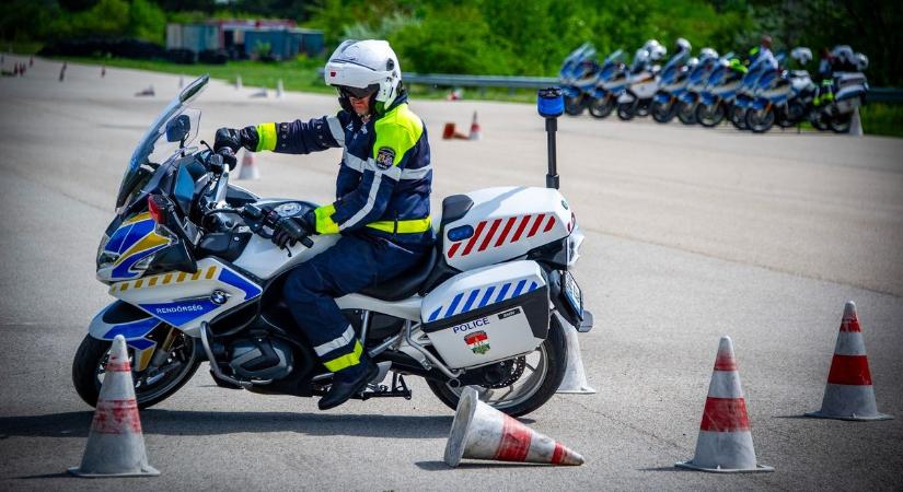Jöhet a szezon: a motoros rendőrök felkészültek