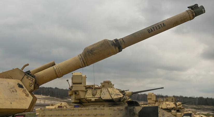 Az orosz drónoktól fél az USA: eltűntek az Abrams tankok Ukrajnából