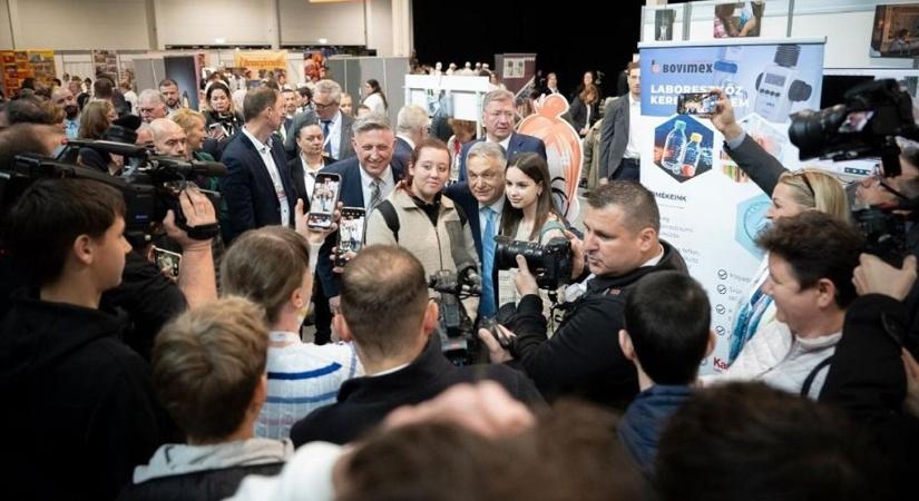 Orbán Viktor: Csúcssebességgel robog a kampány