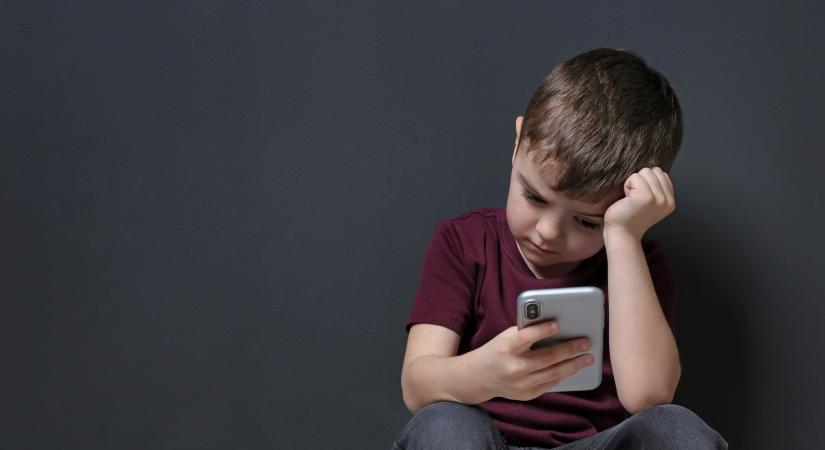Online bántalmazás gyerekeknél - így veheti észre szülőként