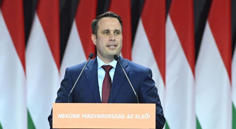 Dömötör Csaba: A magyar baloldal előterjesztette és meg is szavazta a Magyarország elleni EP-jelentést