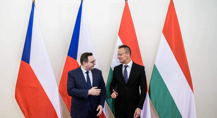 A cseh külügyminiszter Szijjártó mellett állva mondta, hogy Európa biztonsága szempontjából senki nem tesz többet, mint az ukránok