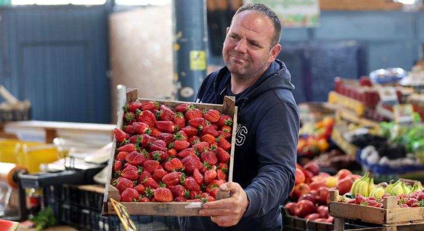 Az eper ára jobb, mint néhány hete, keresték is a kaposvári piacon