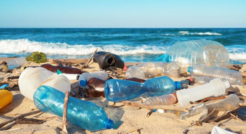 Öt cég felelős a világ műanyagszennyezésének negyedéért