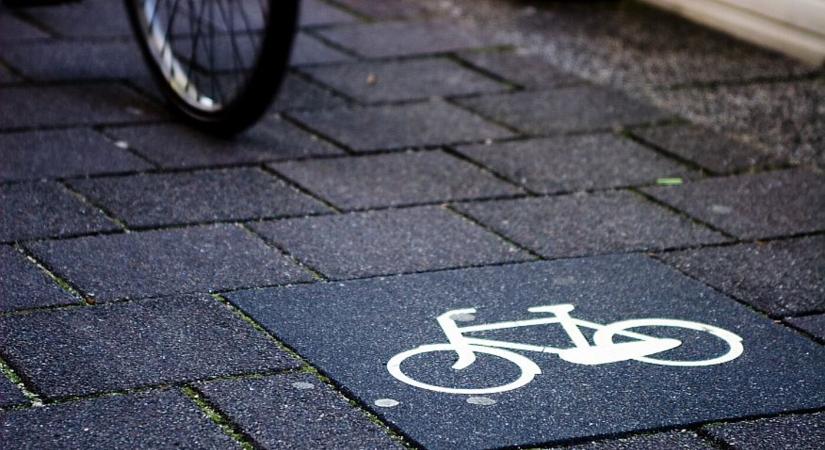 Támogatást kapott Vágsellye a városközponton át vezető kerékpárút kiépítésére