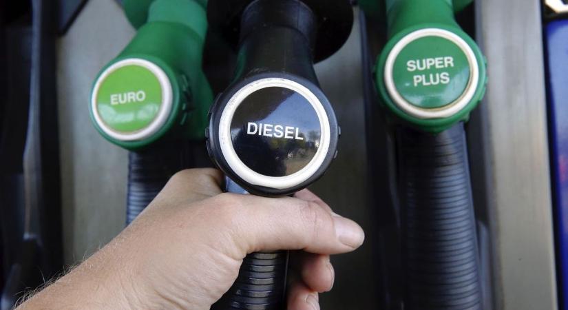 Jó hír az autósoknak: jelentős üzemanyagár-csökkenés jön hamarosan