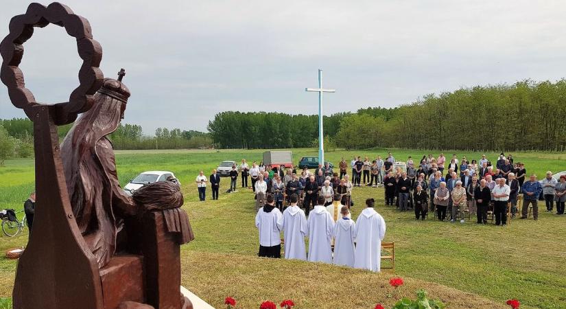 Búzaszentelő misét tartanak a mayossaszállási emlékhelyen