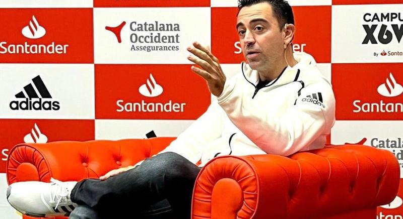 Xavi Hernández marad a Barca vezetőedzője