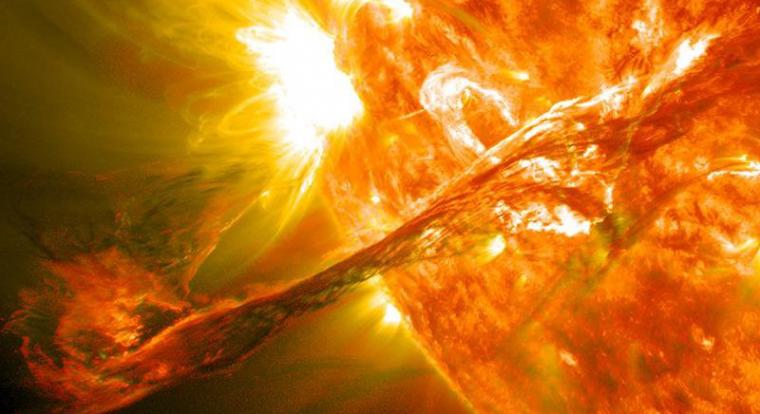 Egyszerre négy robbanás történt a Nap felületén, a NASA segítségével te is láthatod