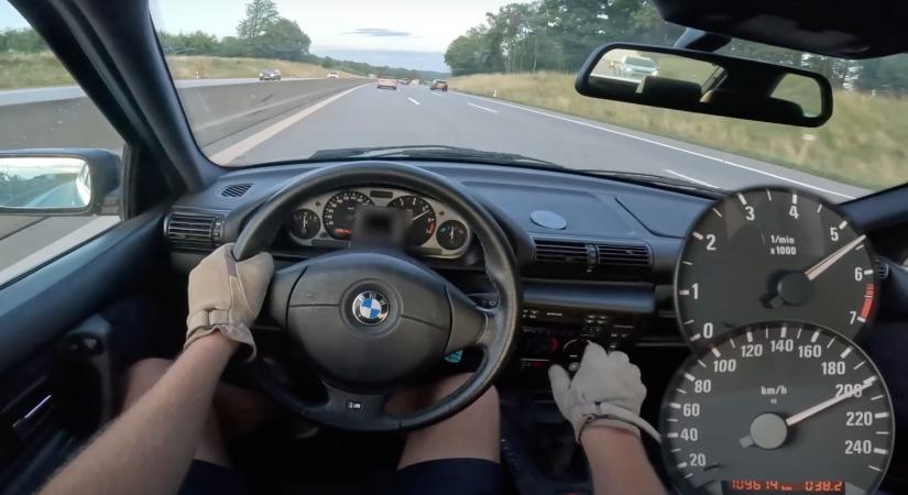 Végsebességig toltak egy öreg BMW-t az Autobahnon