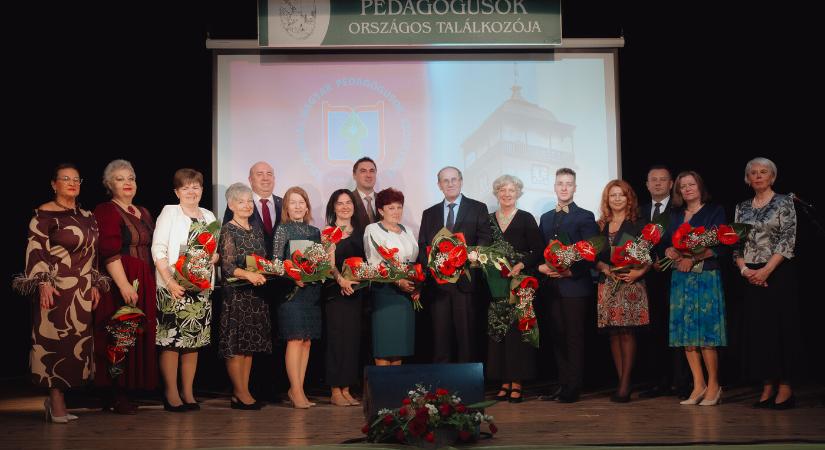 Szombat este adták át Rozsnyón a Szlovákiai Magyar Pedagógusok Szövetsége díjait