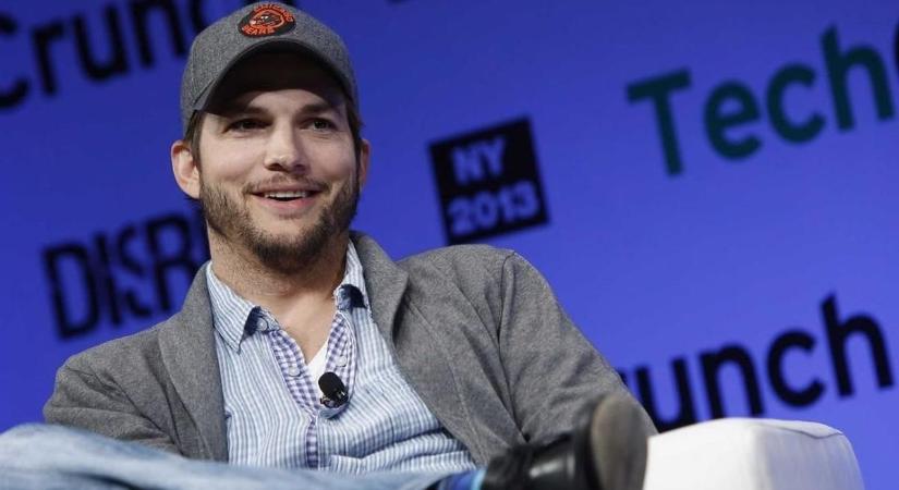 Ashton Kutcher meglepő dolgot árult el a szüzessége elvesztéséről