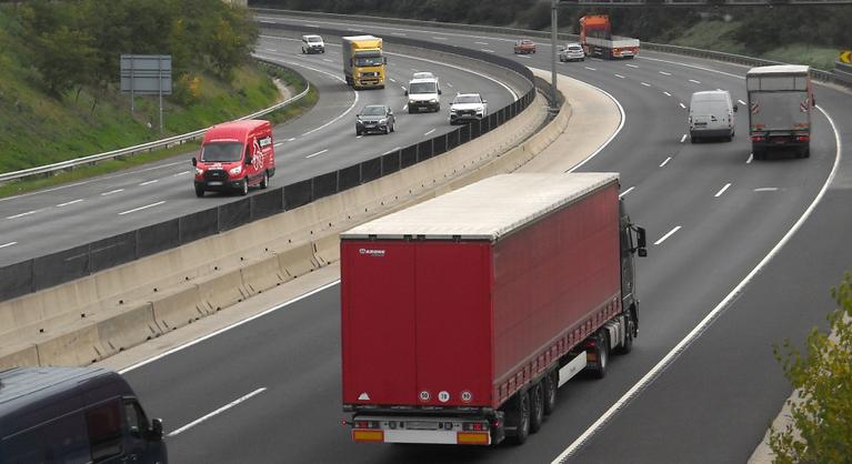 Óriási hiány van Európában a kamionsofőrökből
