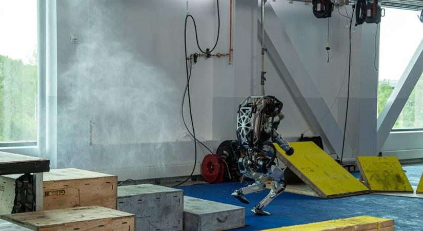 A Boston Dynamics megmutatta, mi zajlott valójában a színfalak mögött az Atlas robot fejlesztése során