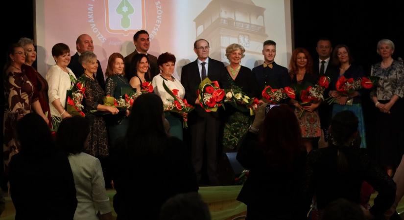 Átadták a Szlovákiai Magyar Pedagógusok Szövetsége díjait